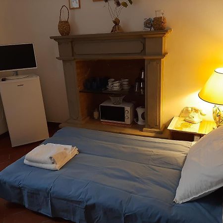 La Casina Della Volpe Apartment Прато Екстериор снимка